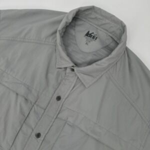REI Shirt Mens XL Short Sleeve Button Up Outdoor Fishing Hiking Vented Pockets‎